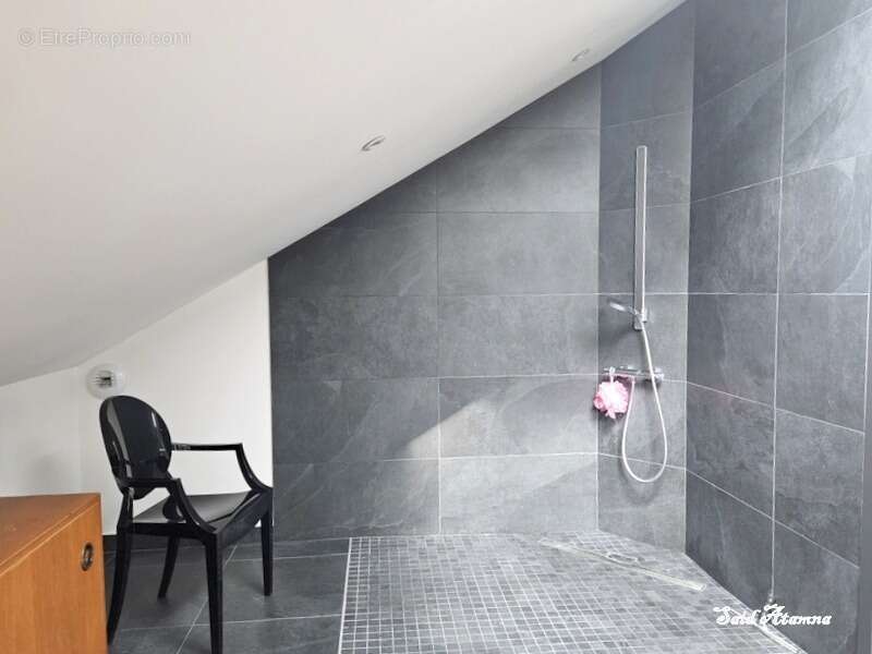 Maison à CHATEL-SUR-MOSELLE