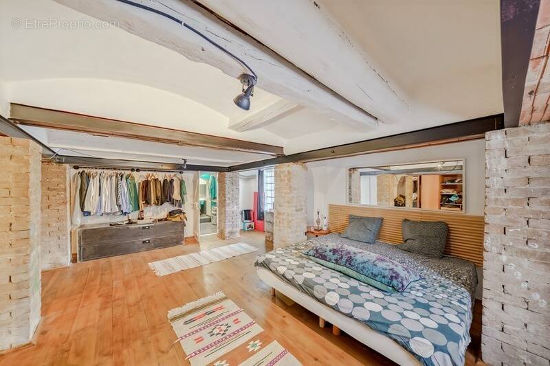 Appartement à MARSEILLE-2E