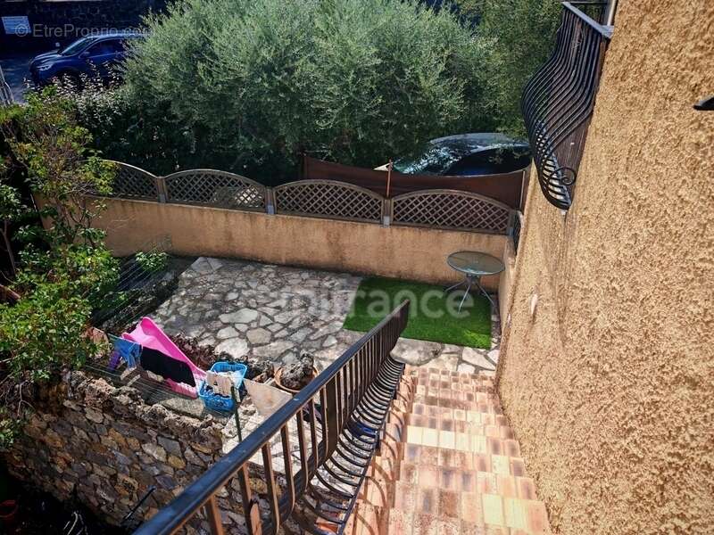 Appartement à MONTAUROUX