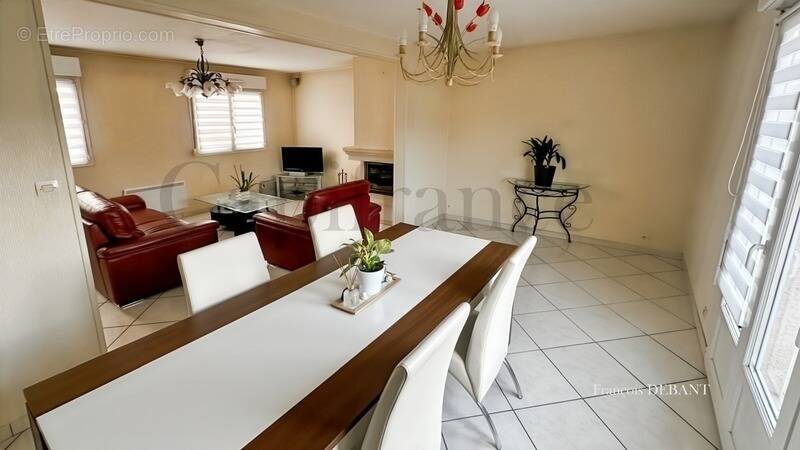 Maison à PONTFAVERGER-MORONVILLIERS