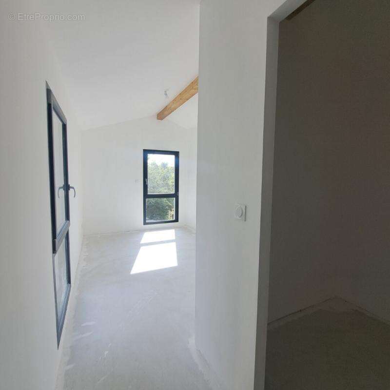 Maison à SAINT-JEAN-D&#039;ILLAC