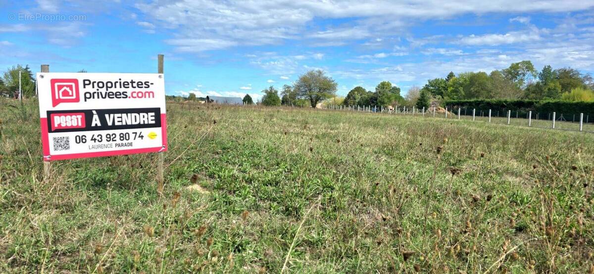 Terrain à SAINT-LAURENT-DES-HOMMES