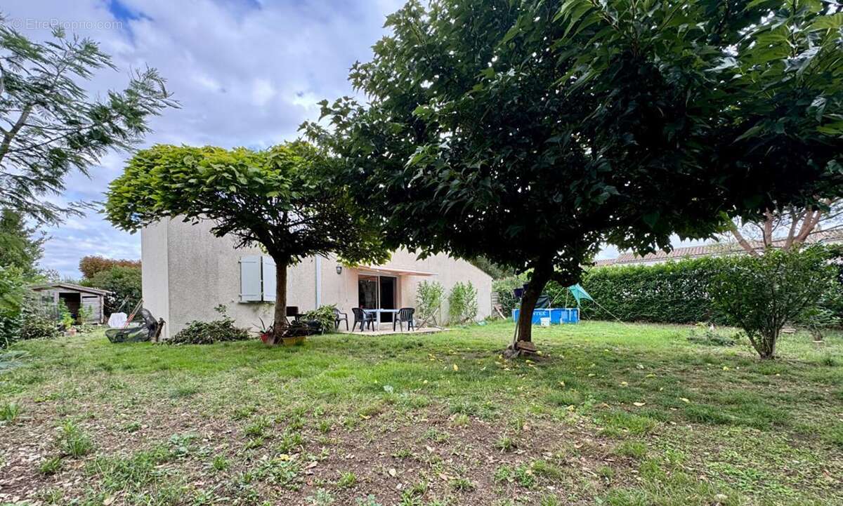 Maison à L&#039;EGUILLE