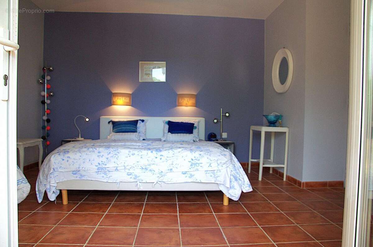 Maison à MONTBOUCHER-SUR-JABRON