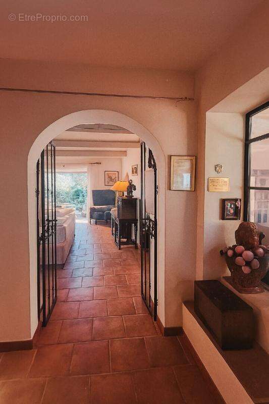 Maison à MONTBOUCHER-SUR-JABRON