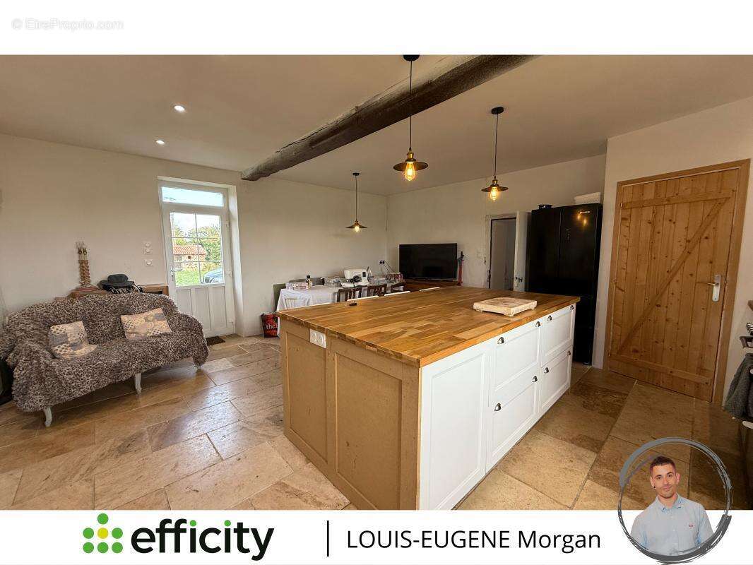 Maison à AVAILLES-LIMOUZINE