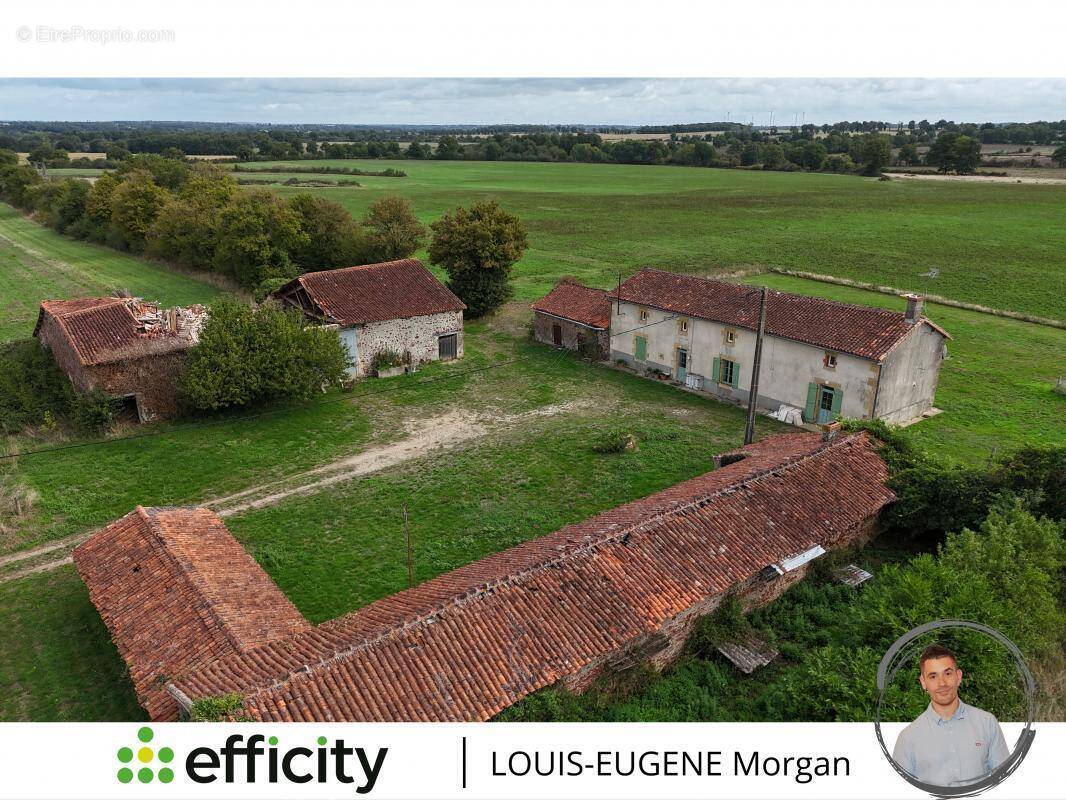 Maison à AVAILLES-LIMOUZINE