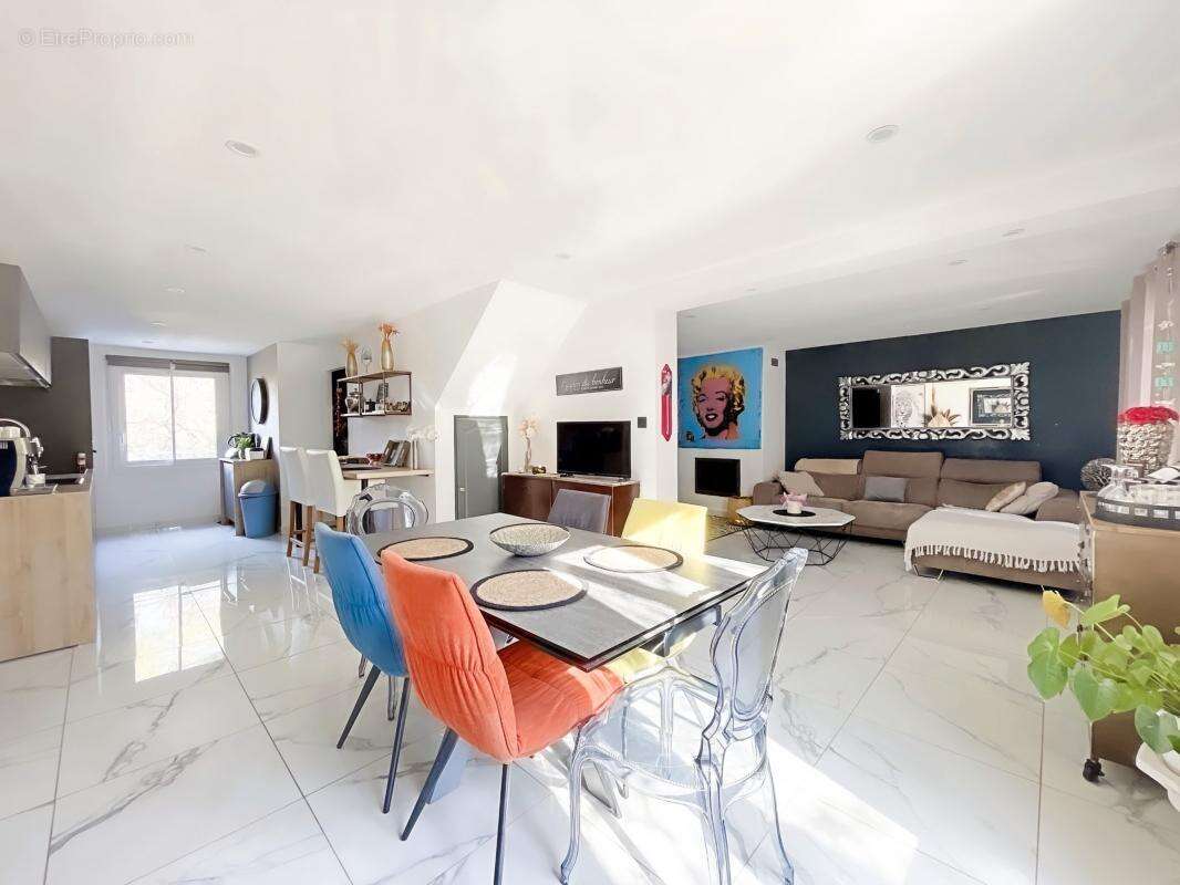 Maison à SAINT-JULIEN