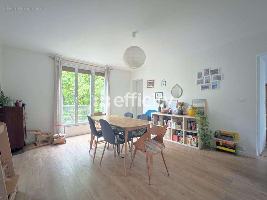 Appartement à MAISONS-ALFORT