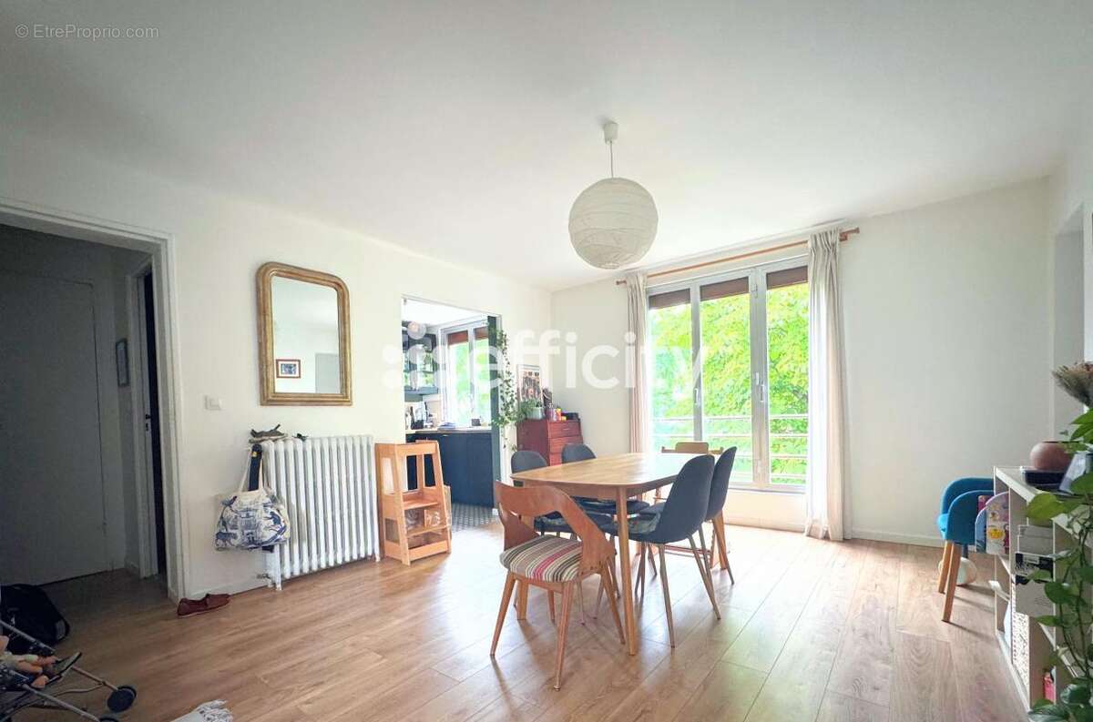 Appartement à MAISONS-ALFORT