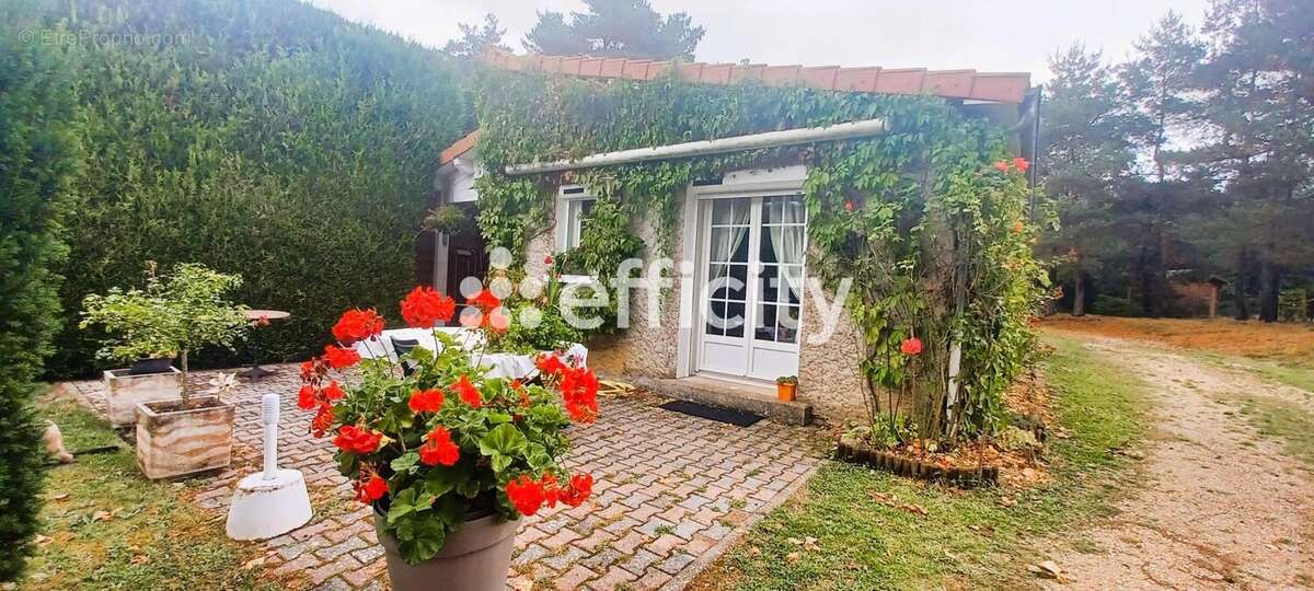 Maison à ANGLARDS-DE-SAINT-FLOUR