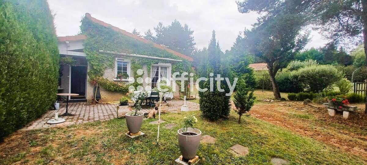 Maison à ANGLARDS-DE-SAINT-FLOUR