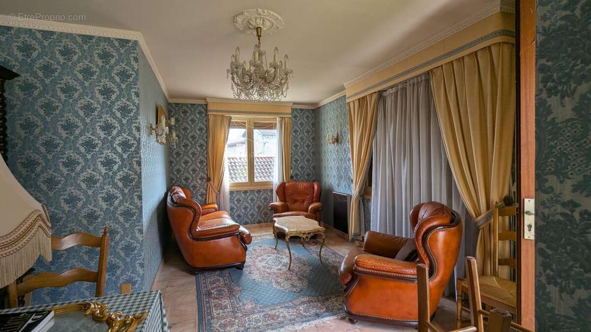 Maison à SAINT-REMY-SUR-DUROLLE