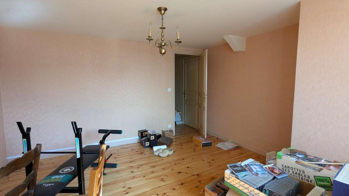 Maison à SAINT-REMY-SUR-DUROLLE