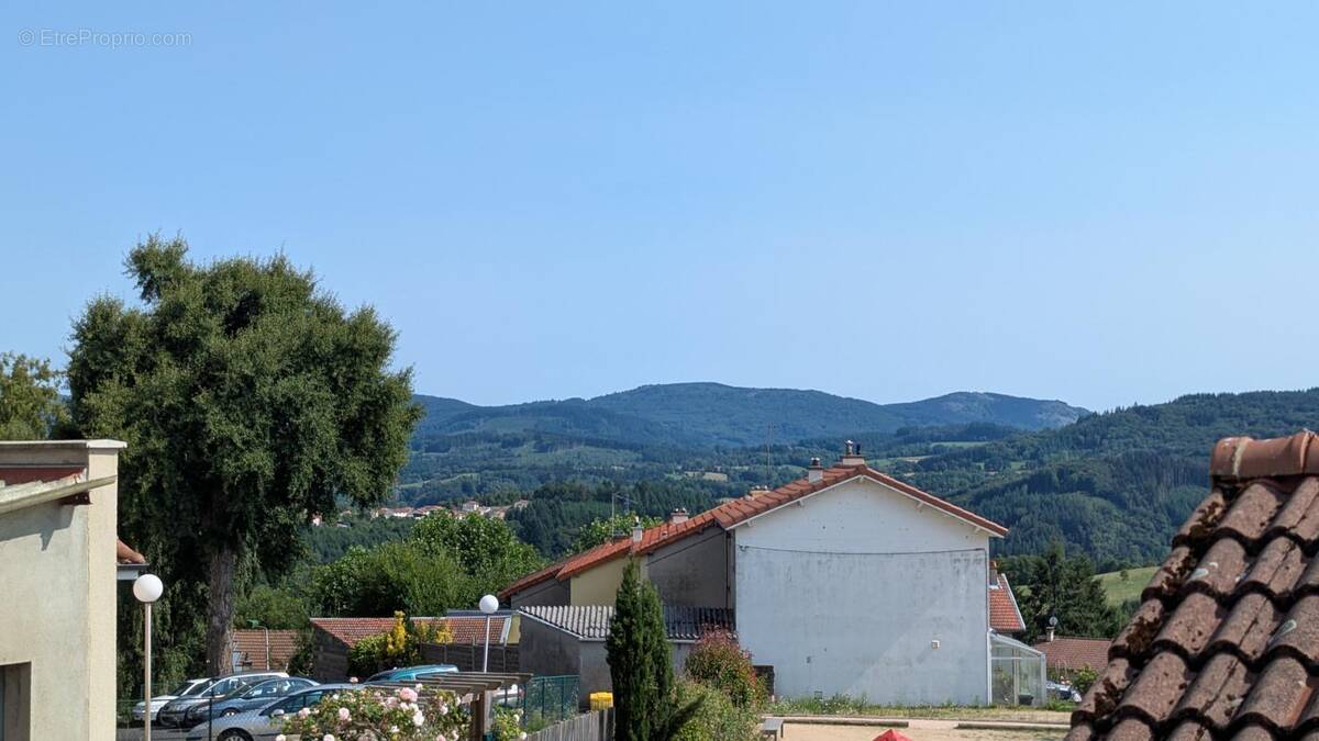 Maison à SAINT-REMY-SUR-DUROLLE