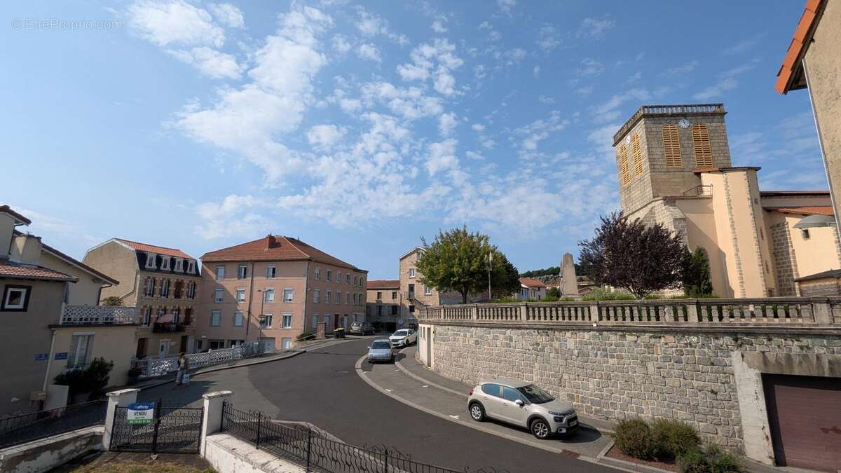 Maison à SAINT-REMY-SUR-DUROLLE