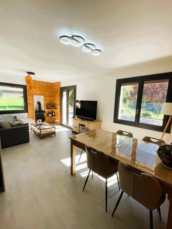 Appartement à LE PETIT-BORNAND-LES-GLIERES