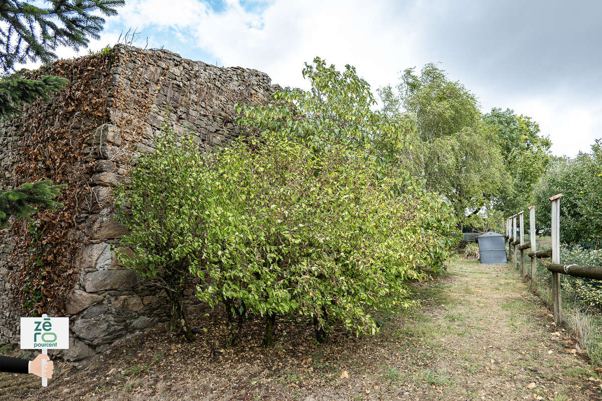 Maison à SAINT-ETIENNE-DU-BOIS
