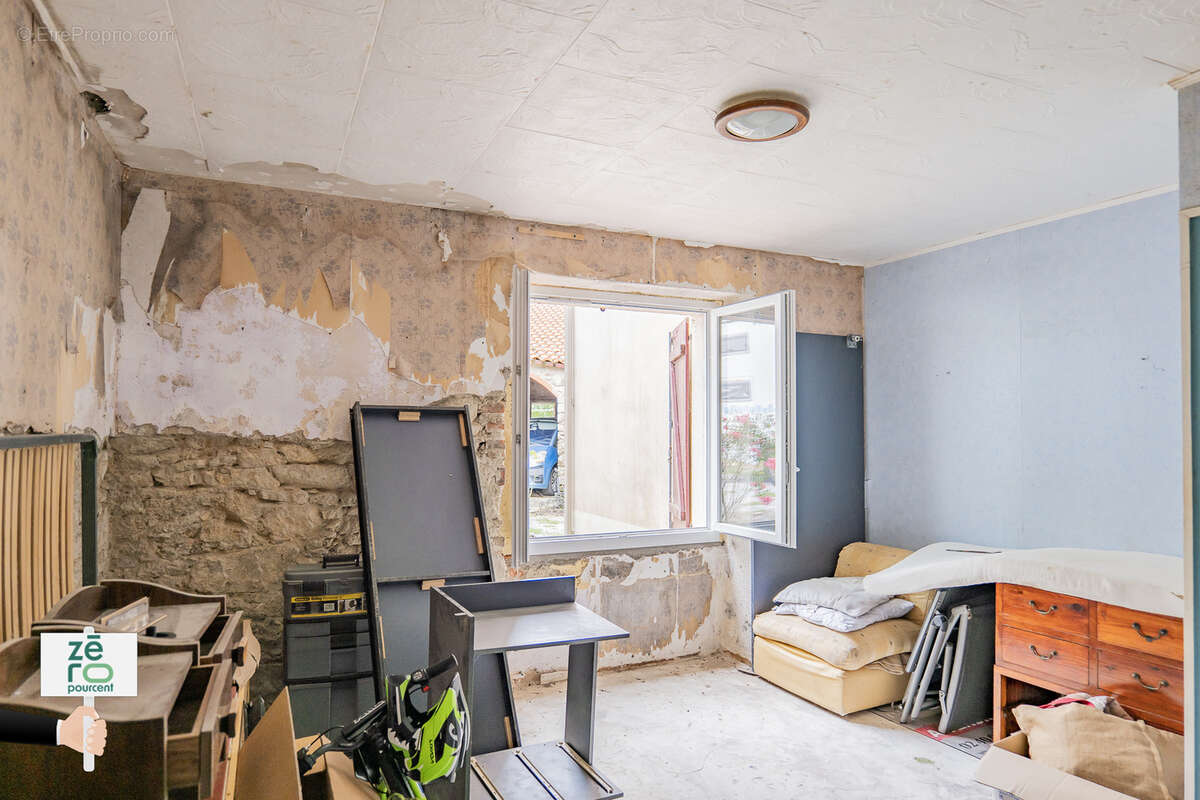 Maison à SAINT-ETIENNE-DU-BOIS