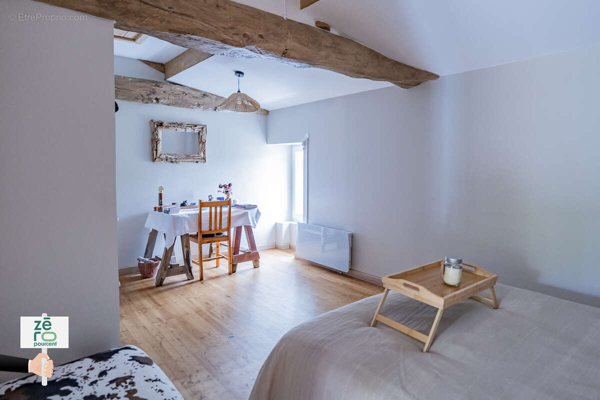 Maison à SAINT-ETIENNE-DU-BOIS