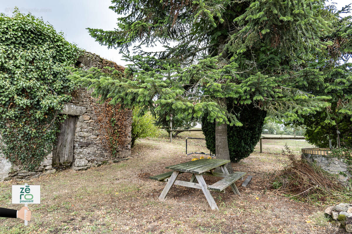 Maison à SAINT-ETIENNE-DU-BOIS