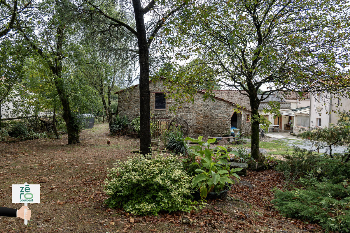 Maison à SAINT-ETIENNE-DU-BOIS