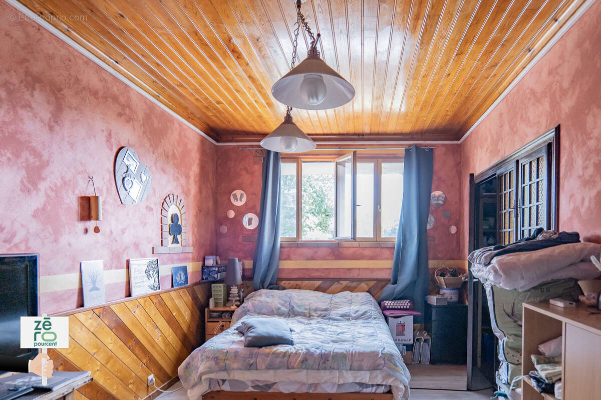 Maison à SAINT-ETIENNE-DU-BOIS