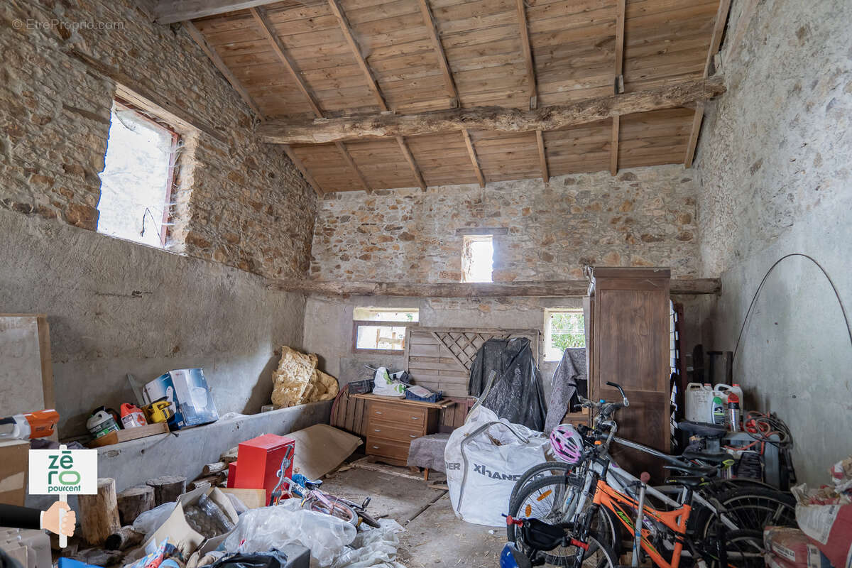 Maison à SAINT-ETIENNE-DU-BOIS