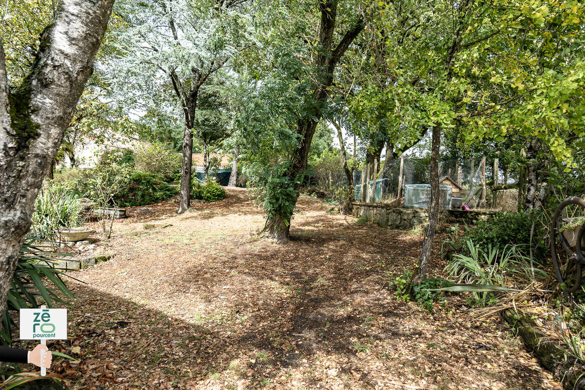 Maison à SAINT-ETIENNE-DU-BOIS