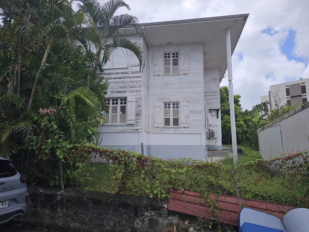 Maison à FORT-DE-FRANCE