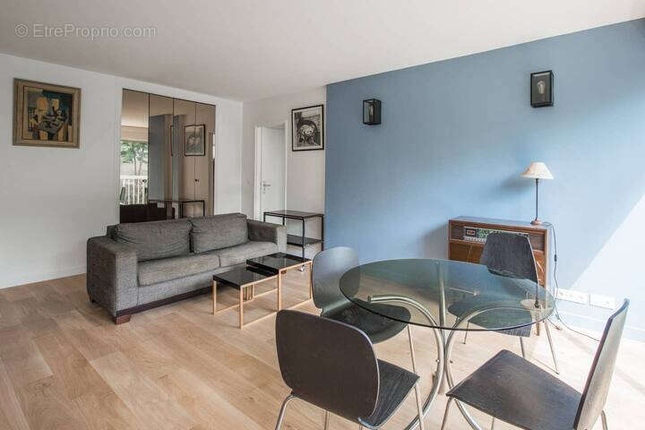 Appartement à PARIS-11E