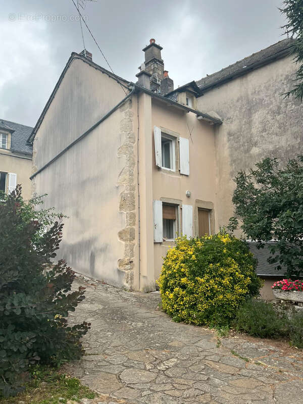 Maison à SEVERAC-L&#039;EGLISE