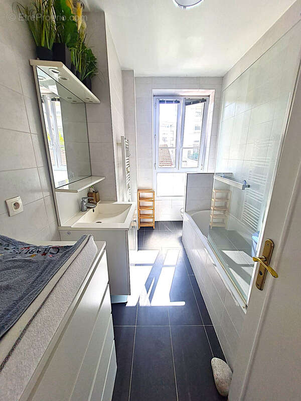 Appartement à PARIS-15E