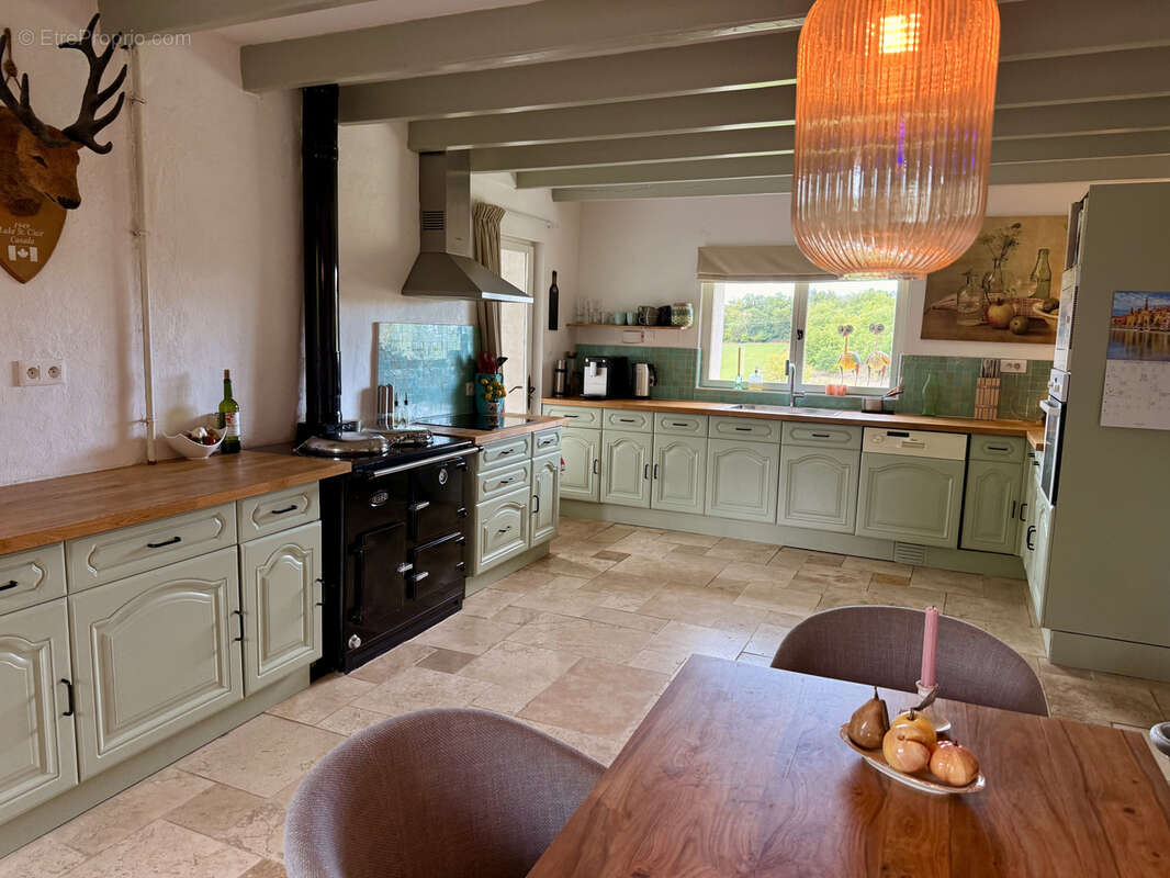 Maison à SAINT-EUTROPE-DE-BORN