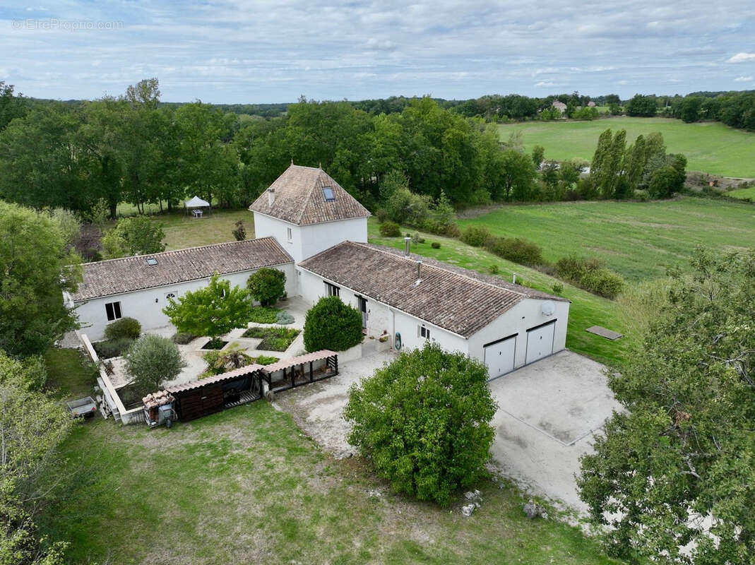 Maison à SAINT-EUTROPE-DE-BORN