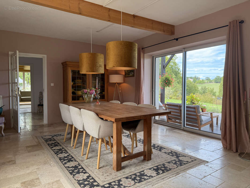 Maison à SAINT-EUTROPE-DE-BORN