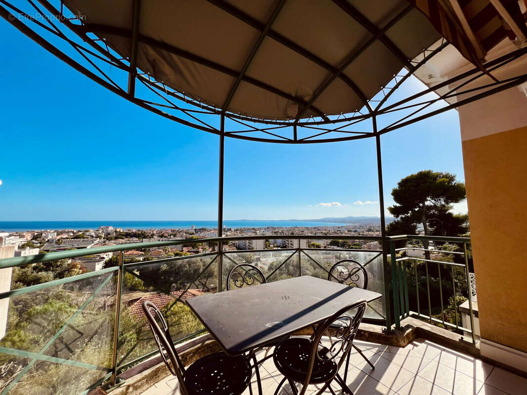 Appartement à SAINT-LAURENT-DU-VAR