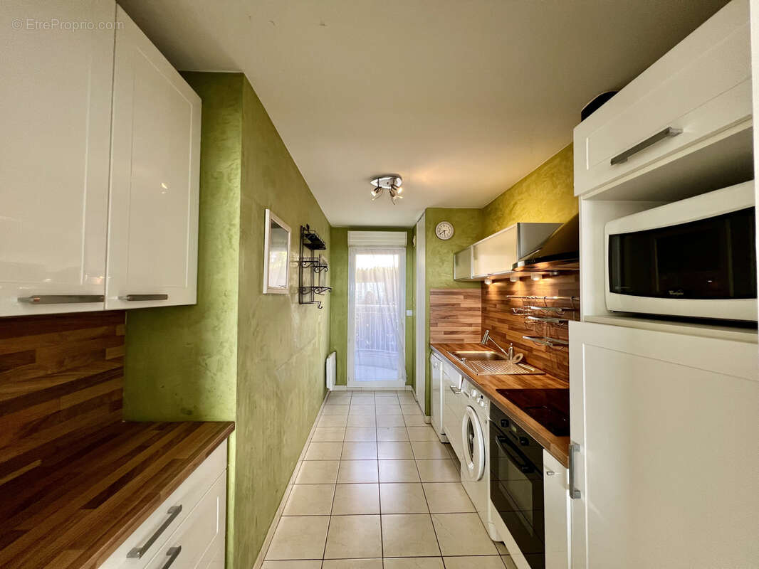 Appartement à SAINT-LAURENT-DU-VAR