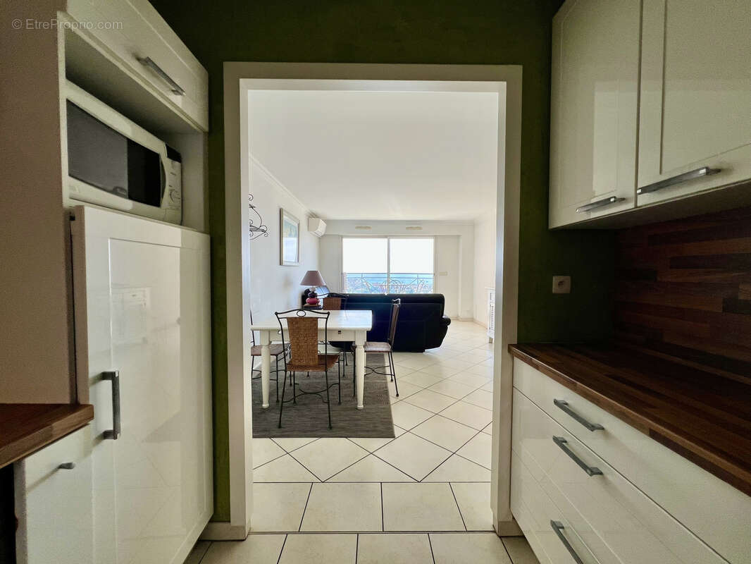 Appartement à SAINT-LAURENT-DU-VAR