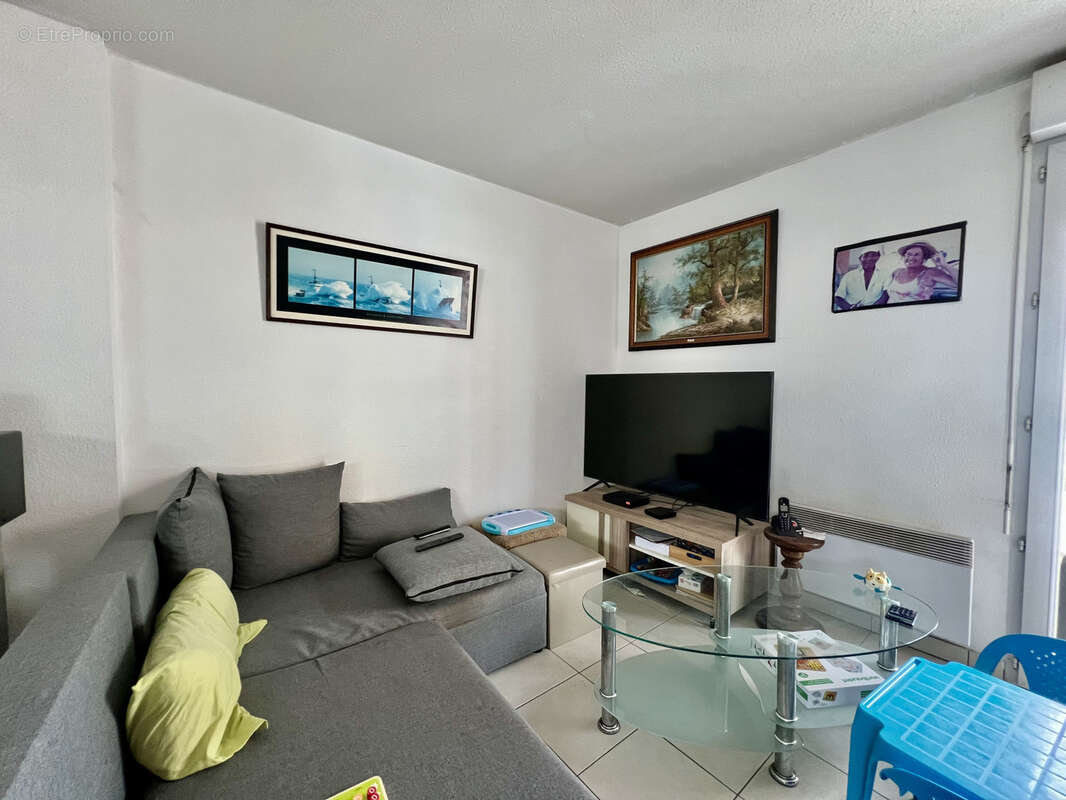 Appartement à SAINT-LAURENT-DU-VAR