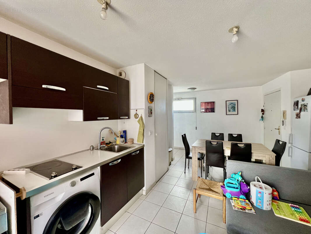 Appartement à SAINT-LAURENT-DU-VAR