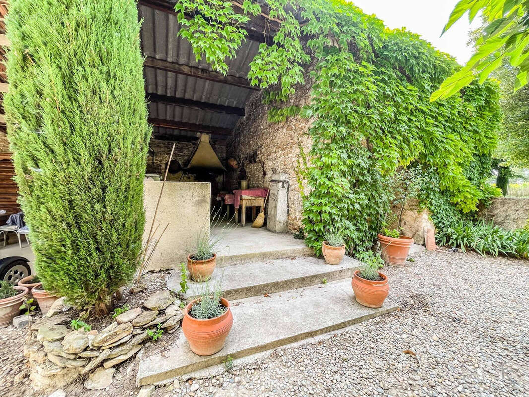 Maison à SAINTE-CECILE-LES-VIGNES