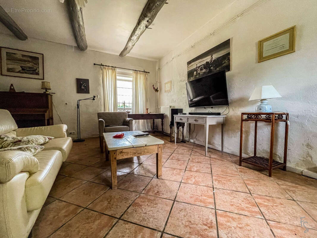 Maison à SAINTE-CECILE-LES-VIGNES