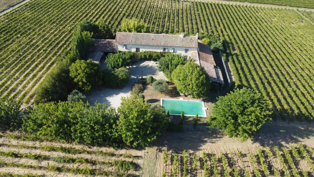 Maison à SAINTE-CECILE-LES-VIGNES