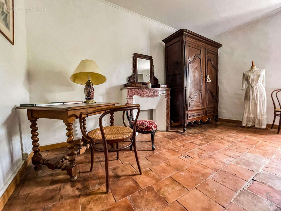 Maison à SAINTE-CECILE-LES-VIGNES