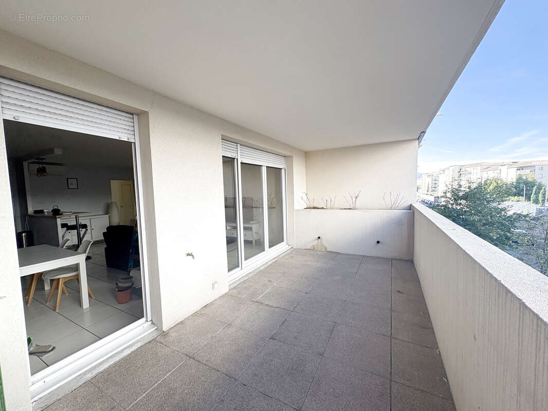Appartement à MARSEILLE-5E