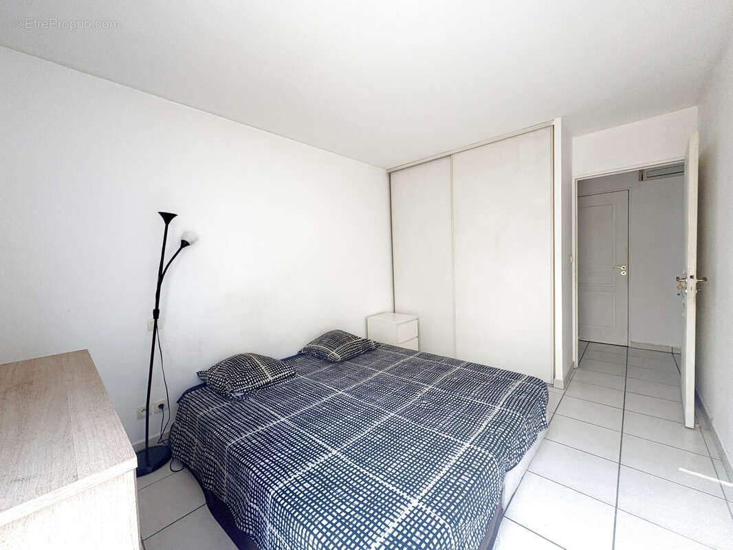 Appartement à MARSEILLE-5E