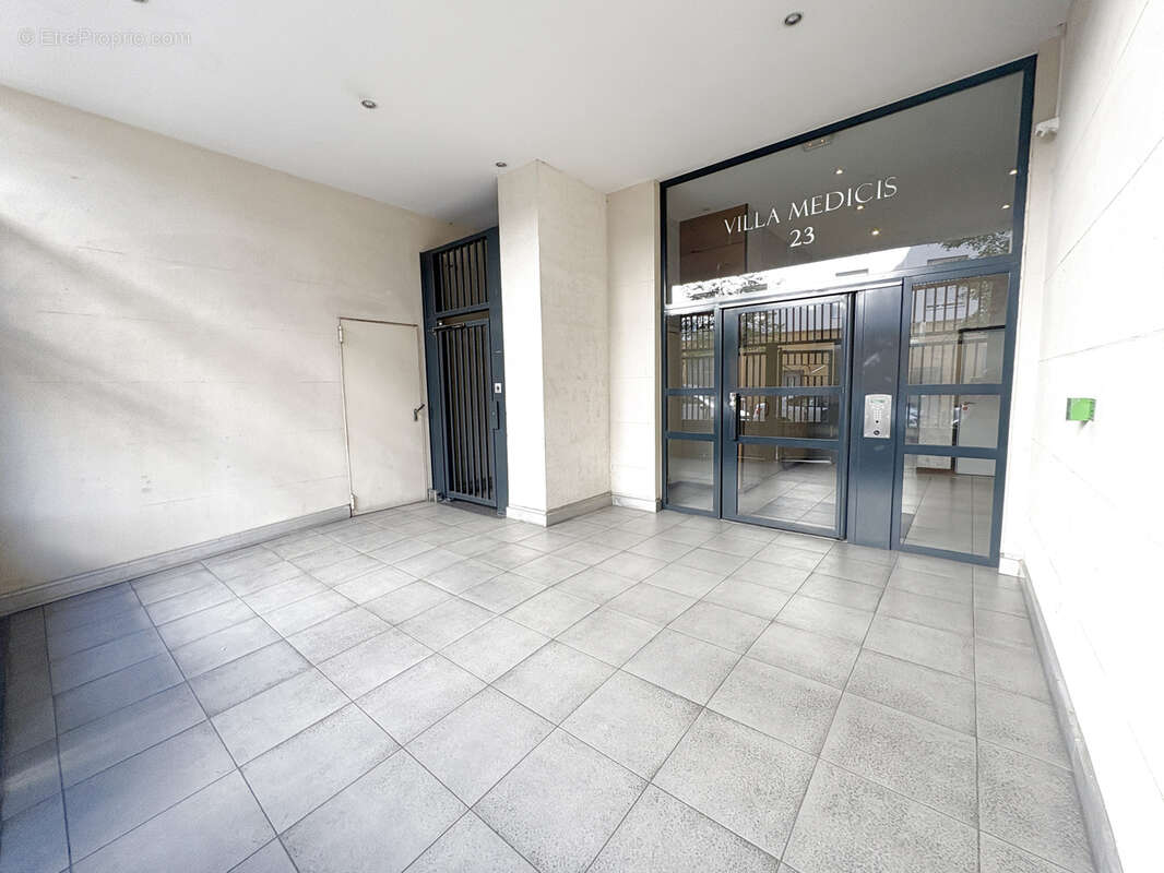 Appartement à MARSEILLE-5E