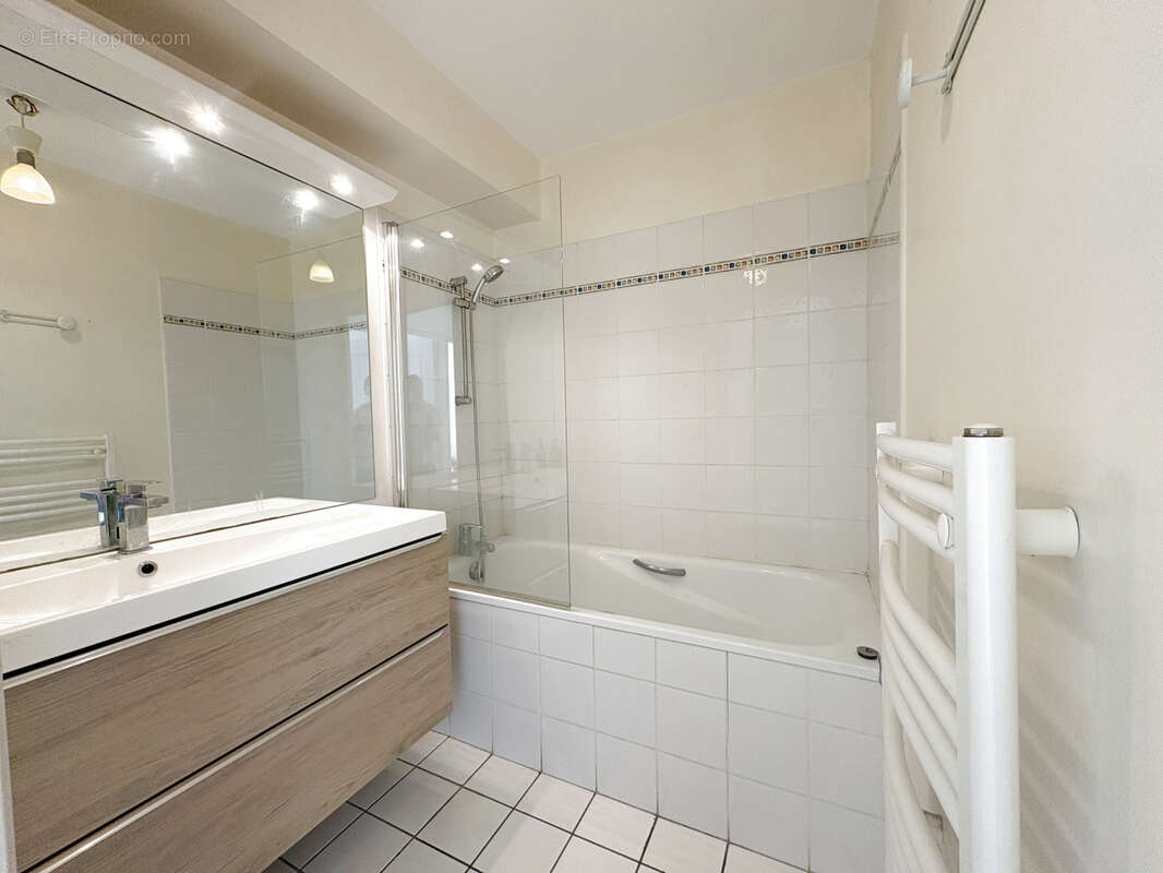 Appartement à MARSEILLE-5E