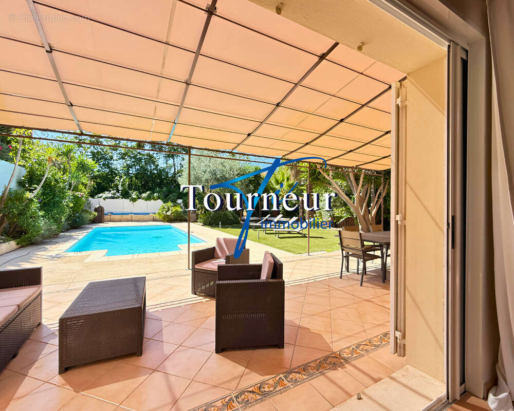 Maison à SIX-FOURS-LES-PLAGES